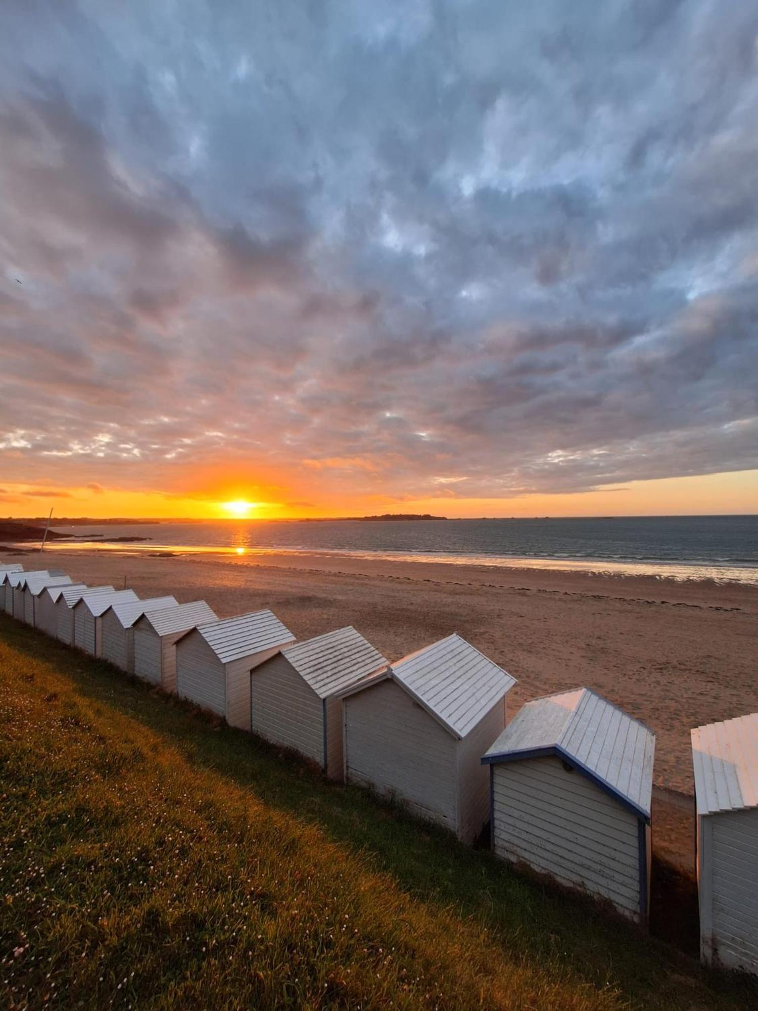 Le Village Insolite Yourte Et Roulotte Saint-Benoît-des-Ondes Exteriér fotografie