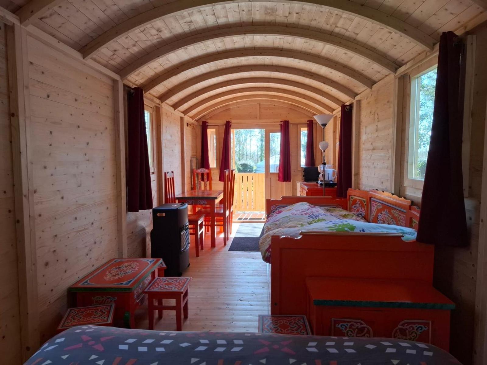Le Village Insolite Yourte Et Roulotte Saint-Benoît-des-Ondes Exteriér fotografie